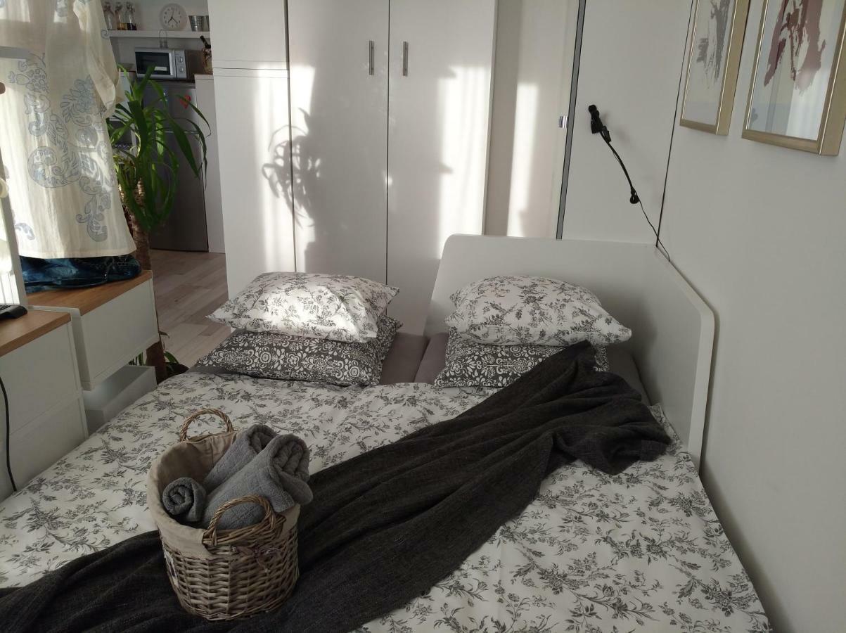 New Studio Apartment Sun With Free Parking ซาเกร็บ ภายนอก รูปภาพ